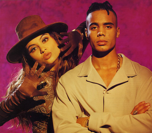 Va mai amintiti de trupa 2 Unlimited care au reprezentat un boom al anilor