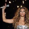 Beyonce canta alaturi de fani