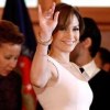 J. Lo se implica si in viata politica